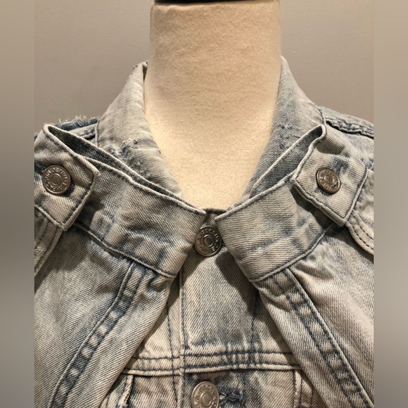 PacSun Los Angeles Distressed Light Wash Denim Jacket Size M / Style 201BT840PC - Picture 13 of 16